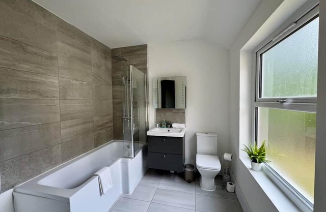 Comfortable family-friendly four bedroom house