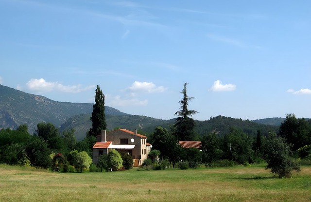 Holiday Home 'Gîte Le Chant Des Oiseaux' with Mountain View, Wi-Fi and Air Conditioning