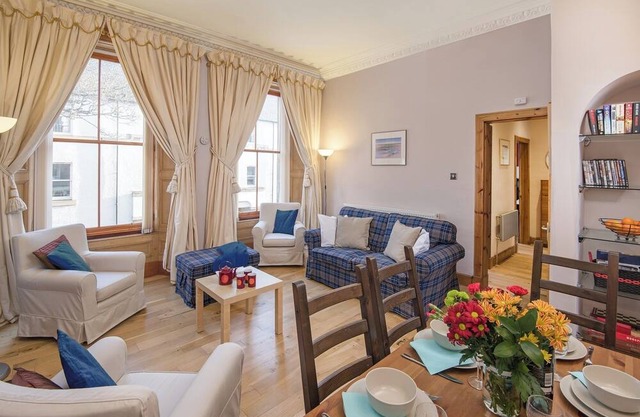 Coastal Escape | 3-Bed Apartment Near the Beach