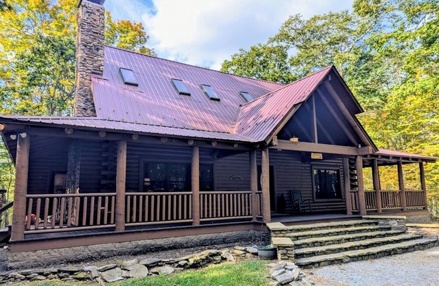 Amazing 5-bedroom cabin only 5 miles from Snowshoe Village