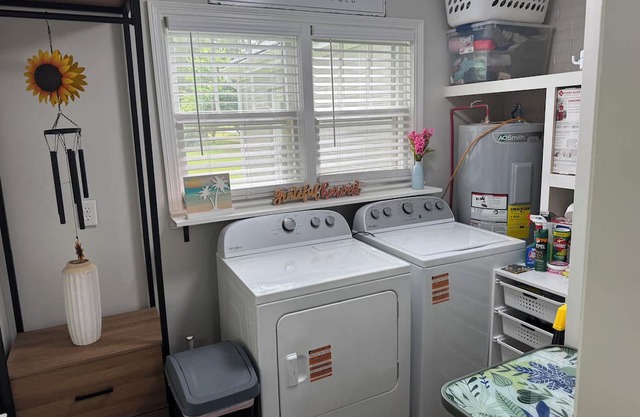 Remodeled 3 bedroom/2 bath house. Sleeps 7. Availability for 12. Great Location
