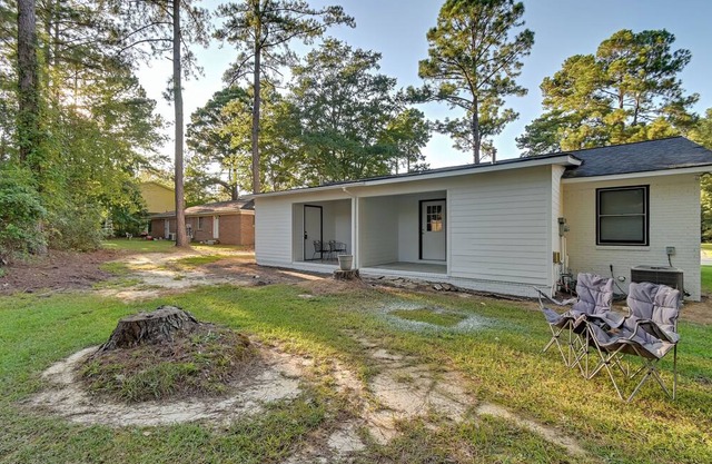 Private Patio: Apt 6 Mi to Cheraw State Park!