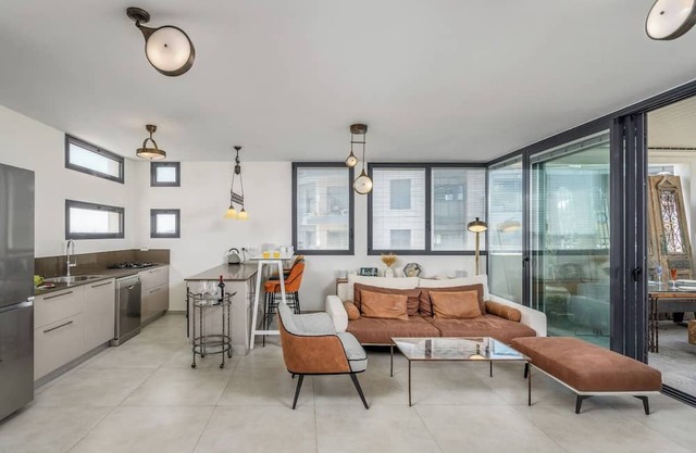 Luxury 3-Bedroom in Neve Tzedek By Barnes