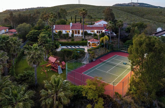 Two Estates w/Pools, Hot Tubs, Game Rooms, Views & Tennis Court Near Wineries