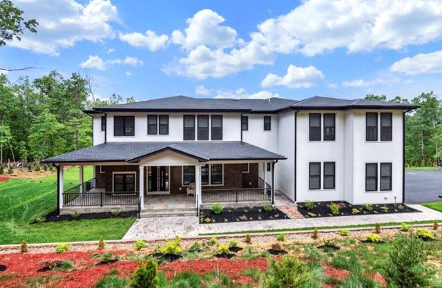 Front royal majestic paradise