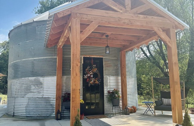 Cozy Grain Bin Silo Home, The Bin at Blueberry Springs Farm, Pet Friendly