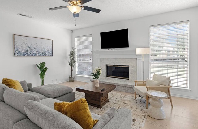 Cozy4B2.5B｜Lush Backyard for leisure｜Fully furnished｜Garage access #42456
