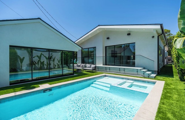 Modern Poolside Paradise in Sherman Oaks