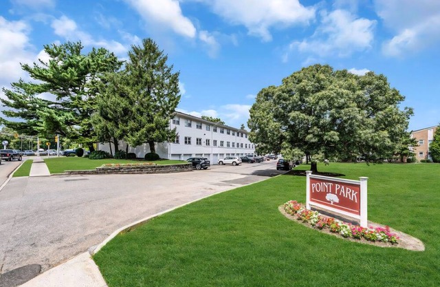 Cozy 1-bedroom condo in welcoming Point Pleasant with AC