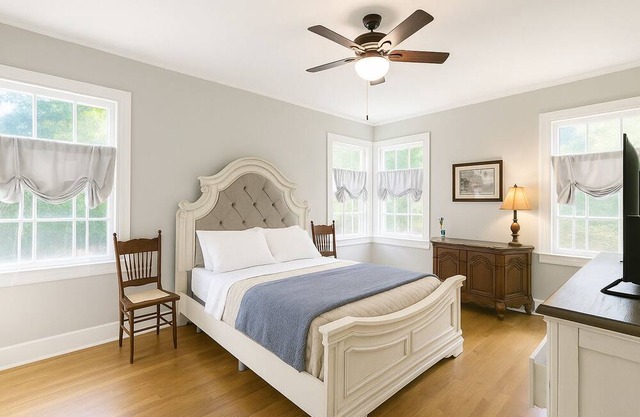 Peaceful 2-bedroom house with AC in charming Meridian