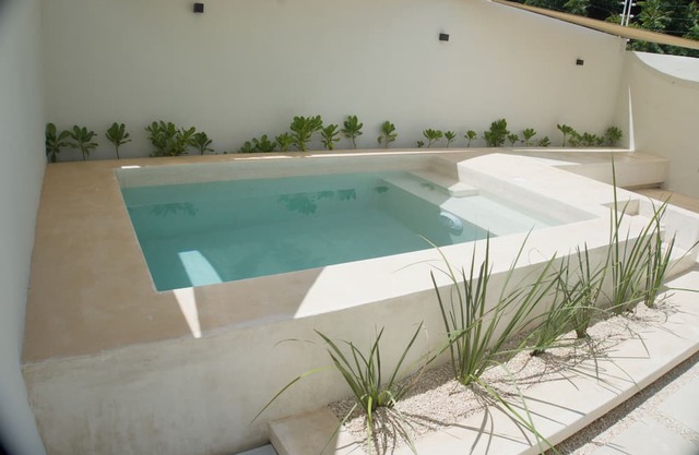 Casa Venado, newly remodeled house, 2 bedrooms 2 story house w/pool and garage