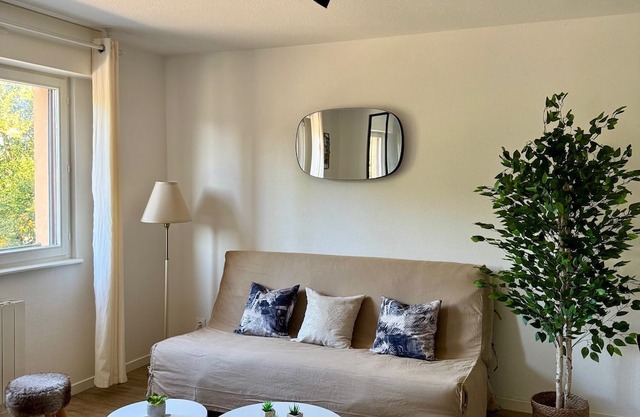 Fully equipped apartment near Basel. Free private parking.