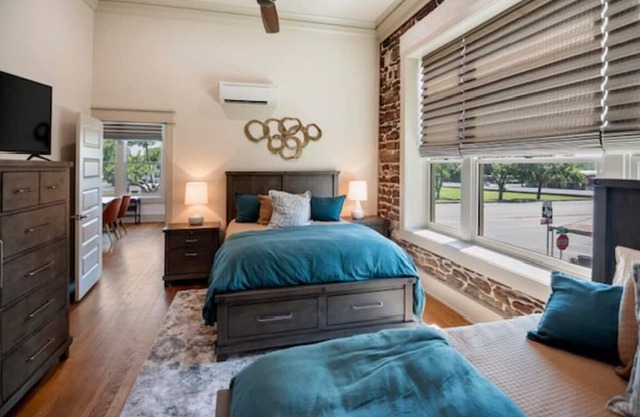 The Overlook Apartment 1