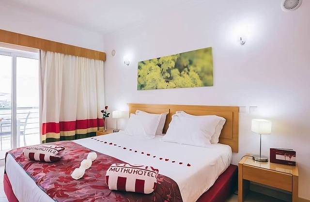 Experience Soothing Moments! Three Relaxing Units, Swimming Pools, Spa, Parking!