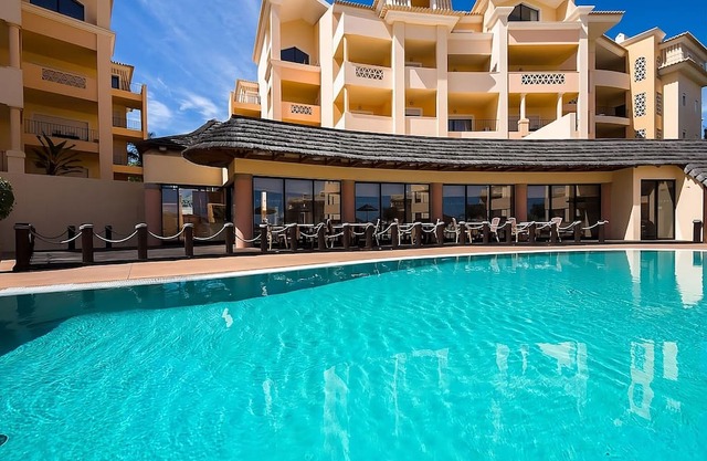 Your Home Away From Home! Fully-equipped Kitchen, 3 Swimming Pool, Free Parking!