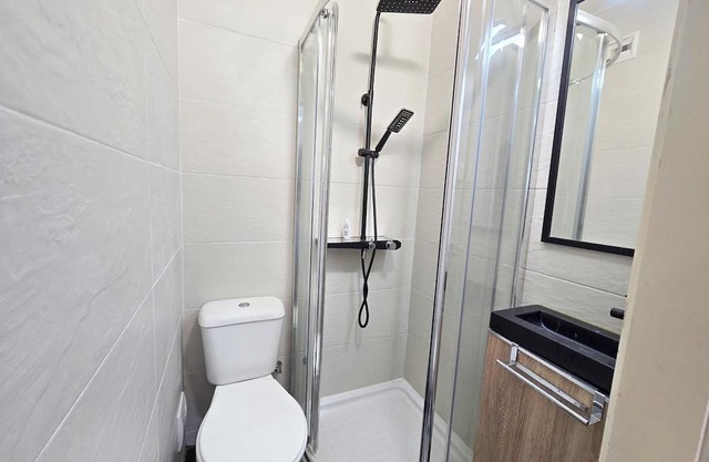 Family sized apartment w/balcony in Albufeira. n2 minutes from the beach!