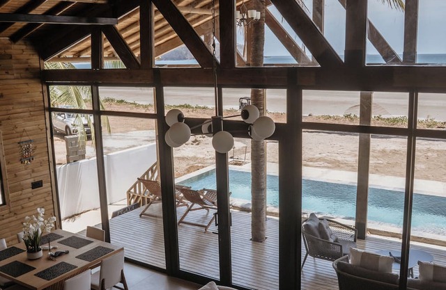 Playa Laska – Oceanfront Luxury Villa with Pools in Playa Venao