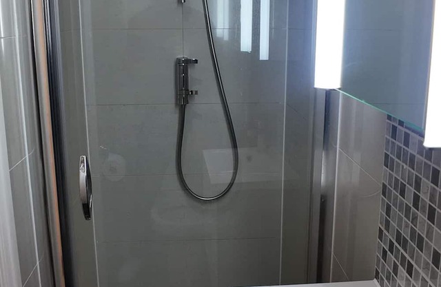 2-bedroom apartment in charming London with AC BK1