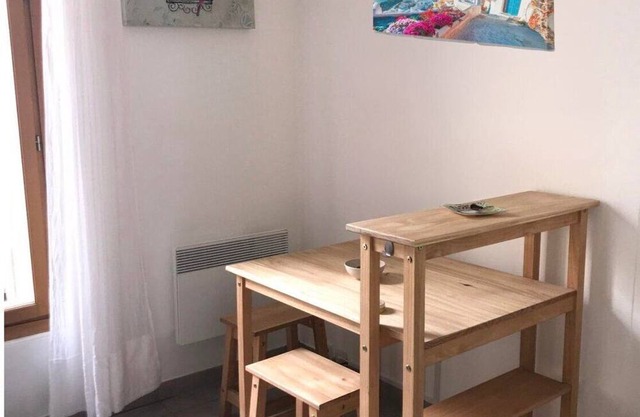 Lovely, quiet studio, just a few minutes' walk from the town center