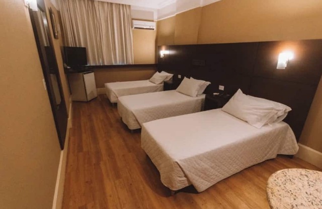 4 Fun Triplo Twin Rooms in the Heart of São Paulo – Ideal for Friends or Teams