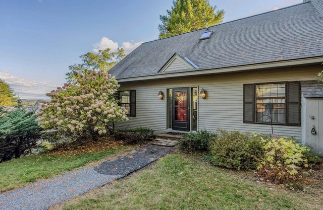 Cozy Deck, Fireplace & Views | Sugar Hill 1D
