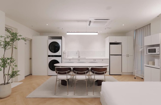 Siena. Korean skincare, 1mins Olive young, 5mins Myeongdong, Hotel spa, Shopping