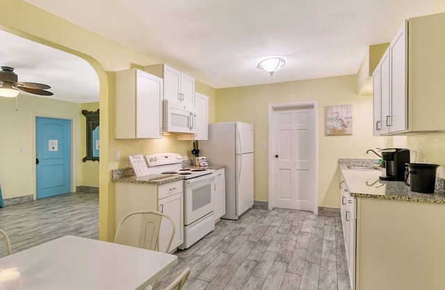 Siesta Key Palms Hotel - Key Suite