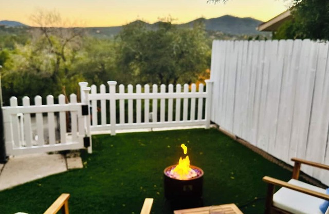 Quiet Mountain Hideaway - 1.5 Miles from Downtown