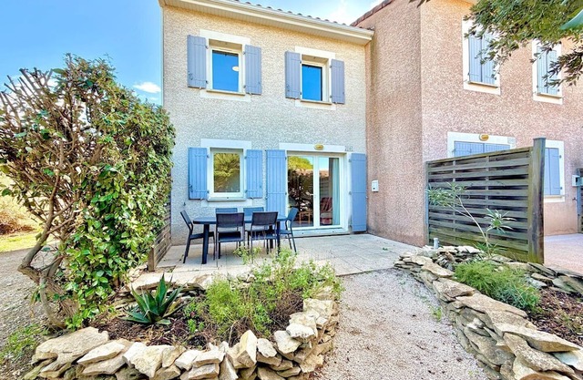 Terrasse du Sud, 4 guests, Pool in Calvisson