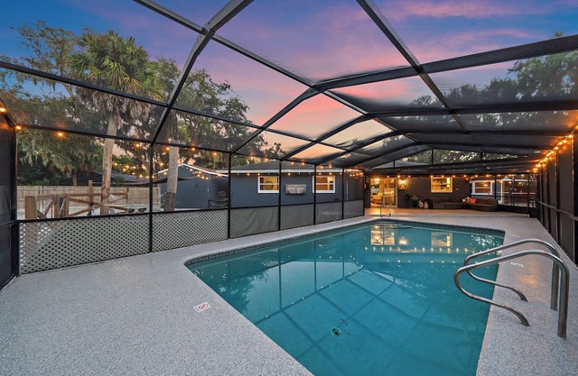 Mango Bay | Private Pool + Dog Play Area