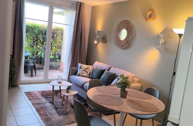 Quiet apartment 5 minutes from Beaune, swimming pool, sauna, near golf course