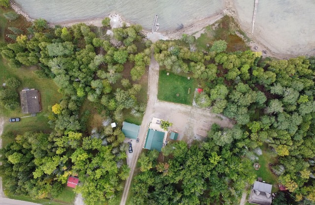 Lilly Lakehouse, Waterfront Cottage in Kagawong, Manitoulin Island