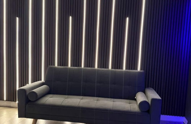 Relaxing stay in prime location 5-10 mins from views,malls,foods (everywhere)