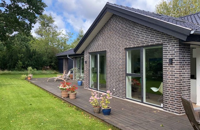 Cozy holiday home near coast and nature