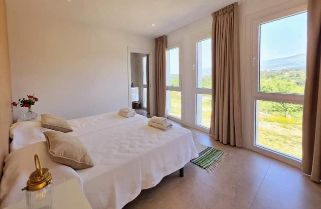 The tranquility of the mountain near the Miño river.