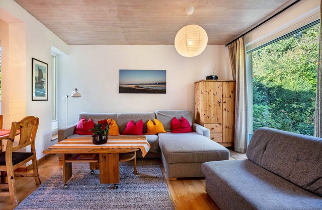 Apartment 'Öko Fewo Silbermöwe' with Private Terrace, Private Garden and Wi-Fi