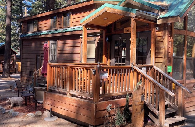The Cedar Pines tiny house bungalow Pet Friendly