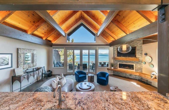 Luxurious 4 Bedroom Lakefront | Unit 131