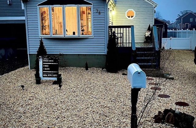 Charming 3-bedroom house with WiFi, AC in lovely Toms River