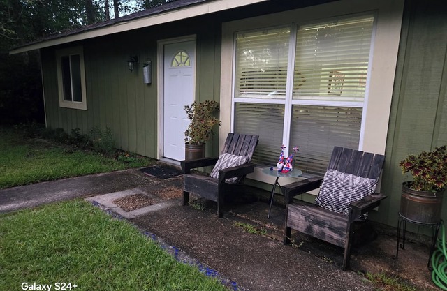 Charming 2bedroom house with WiFi in gorgeous Diamondhead. Family & pet friendly