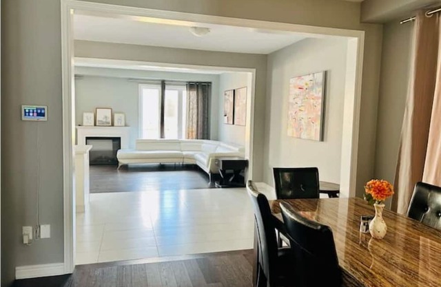 Private Room in Brampton- Room 4