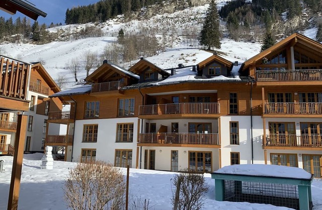 Acogedor apartamento para 4 personas con WIFI, piscina, TV, terraza y aparcamiento