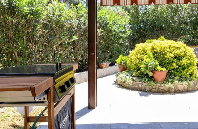 Estupenda casa de vacaciones privada con A/C, WIFI, TV, mascotas permitida y aparcamiento