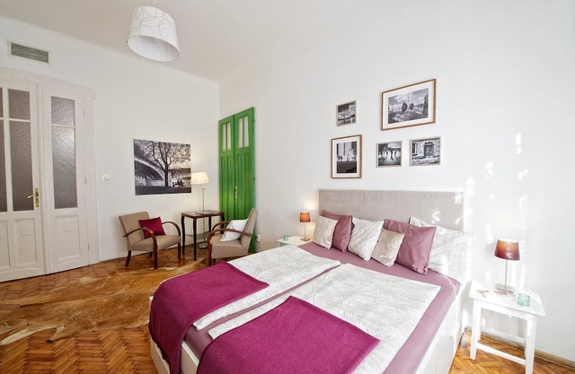 Charming Family Stay with River View, Walk to Margaret Island