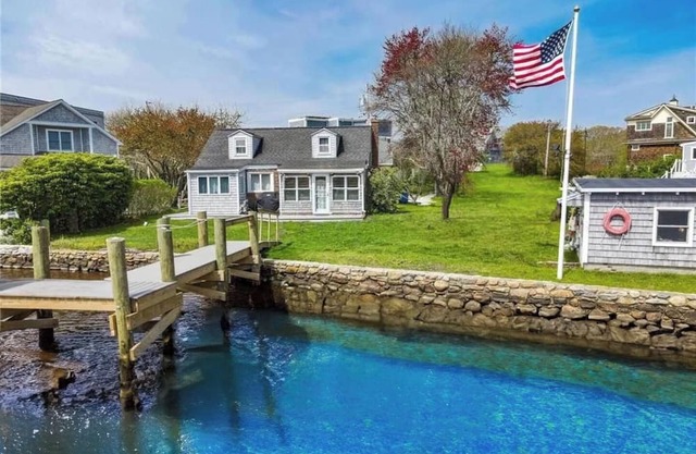 Serene Fully Remodeled Waterfront Cottage with Brand New Dock & Great Views!