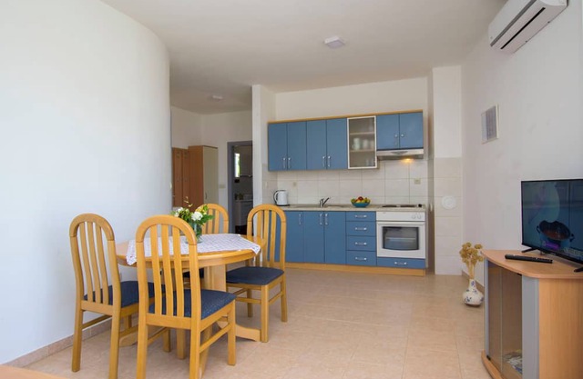 Apartments Sunny (119171-A1) - Karlobag