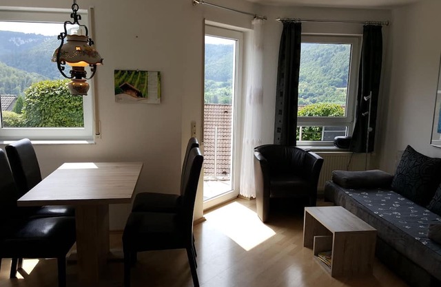 Apartamento 'Fewo1' con vistas a la montaña, terraza privada y Wi-Fi