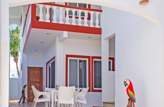 2-bedroom apartment centrally located in lovely Puerto Morelos with AC, WiFi