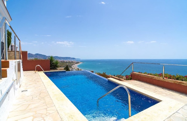 Holiday house Nerja for 1 - 6 persons with 3 bedrooms - Holiday home