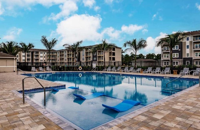 Vantage 3BD 3 - Tres Habitaciones Piso, Capacidad 6